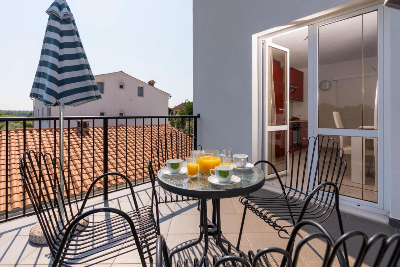 Apartments Oliva 포레치 외부 사진