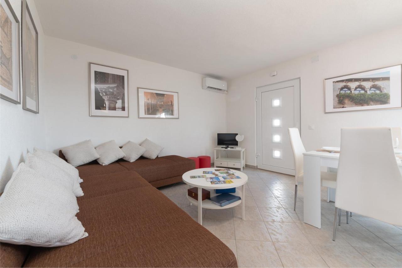 Apartments Oliva 포레치 외부 사진