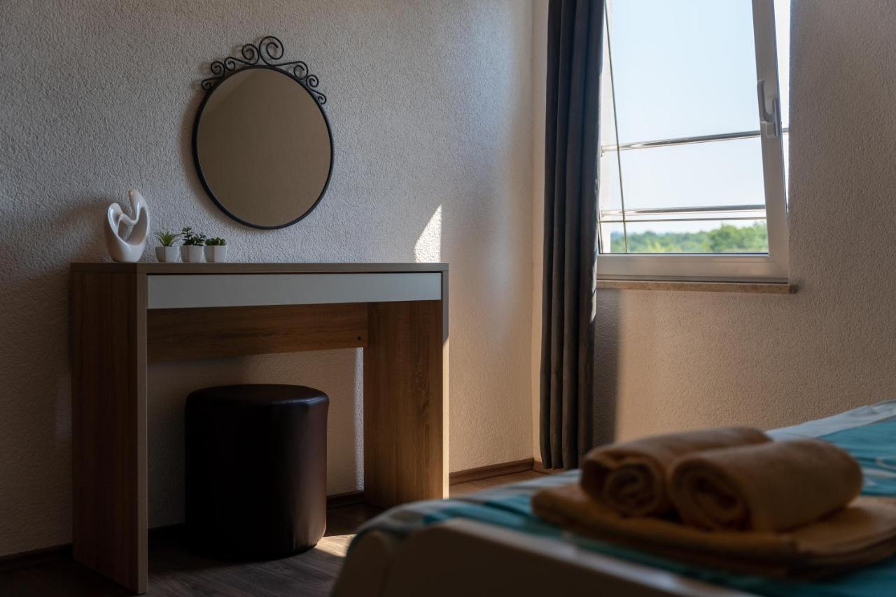 Apartments Oliva 포레치 외부 사진
